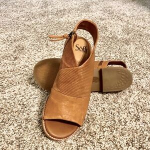 Sofft Natalia Sandal.  Size 7.5.  Excellent Condition.